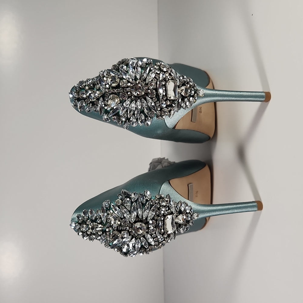 Badgley Mischka Nilla light blue open toe pumps 8.5 nwt